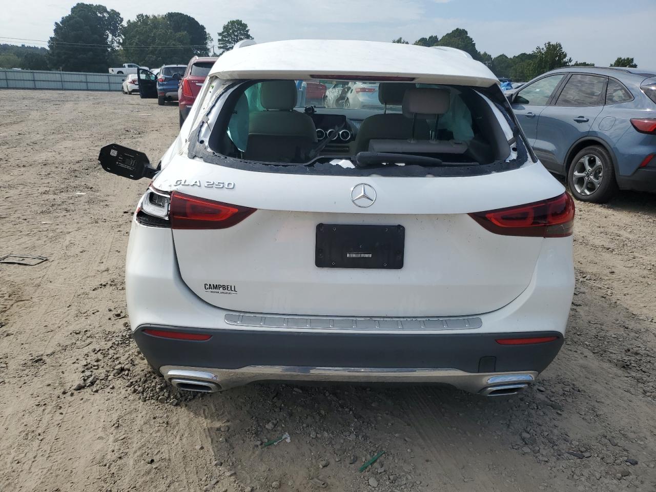 Mercedes-Benz GLA 250 Image 13