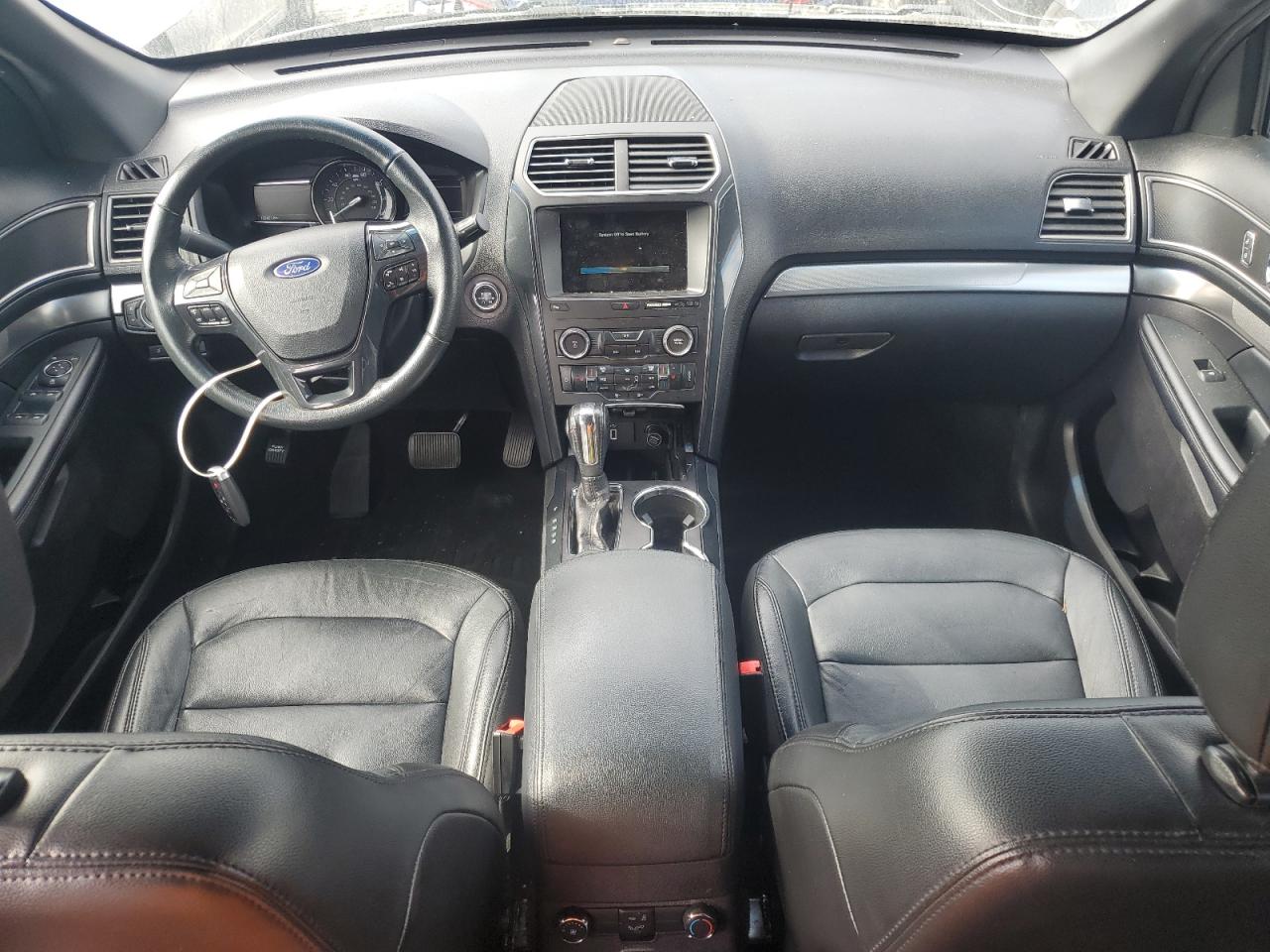 Ford Explorer Xlt Image 11