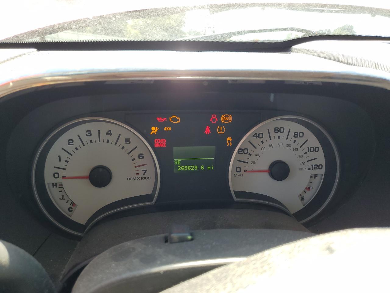 Ford Explorer Limited Image 9