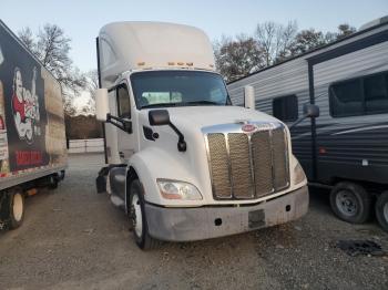  Salvage Peterbilt 579