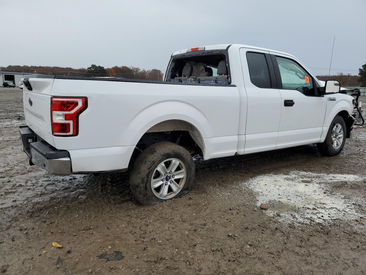 Ford F-150 Super Cab Image 2