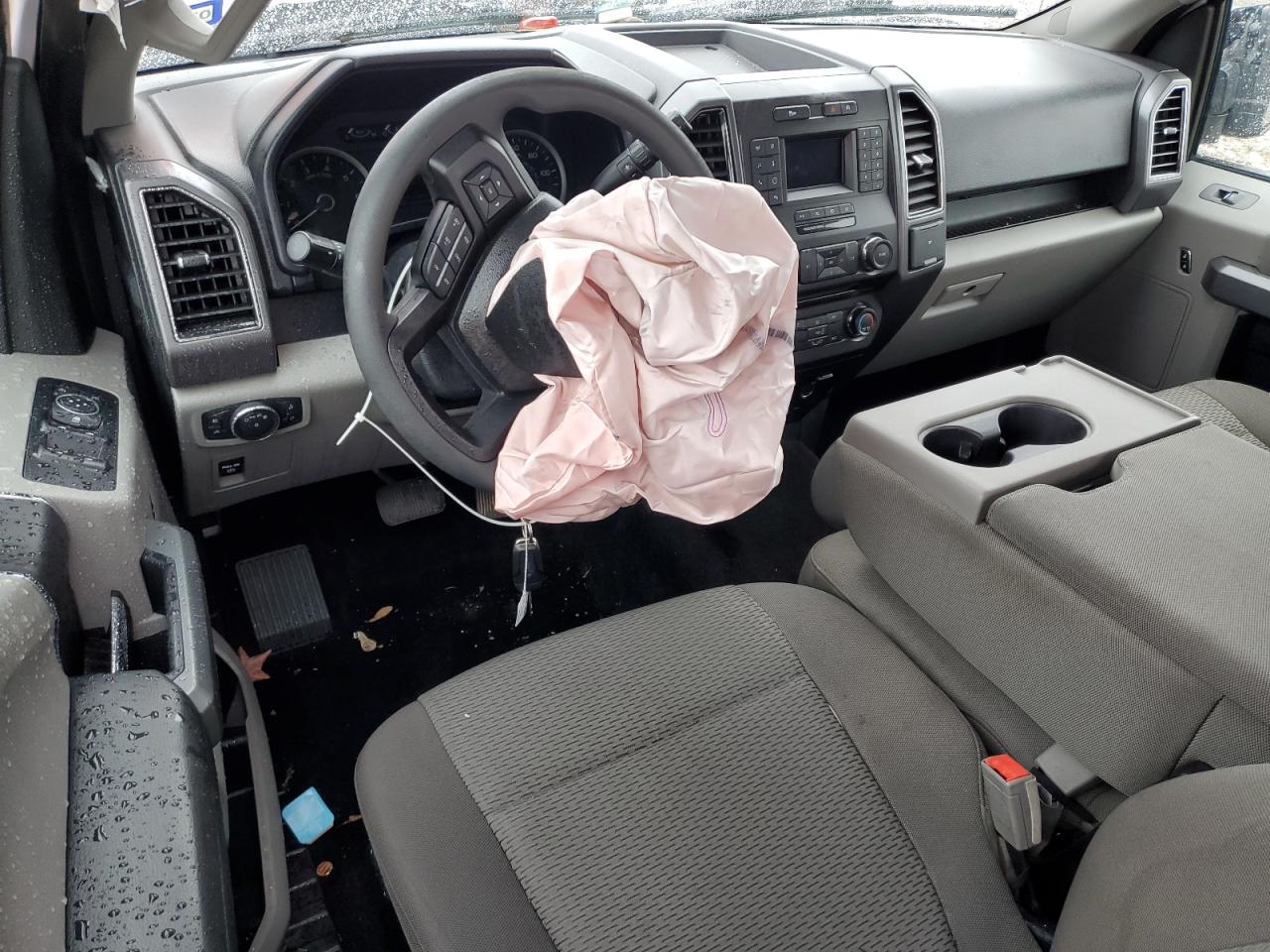 Ford F-150 Super Cab Image 6