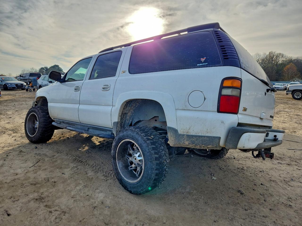 Chevrolet Suburban K1500 Image 2