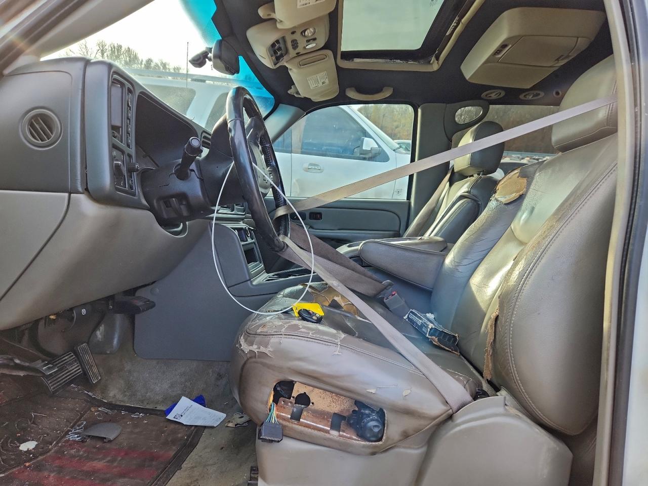 Chevrolet Suburban K1500 Image 4