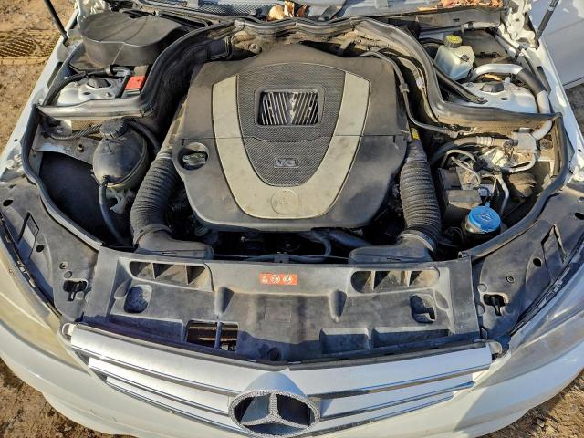 Mercedes-Benz C-Class 300 Image 12