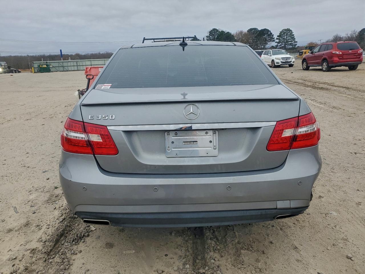 Mercedes-Benz E-Class 350 Image 11