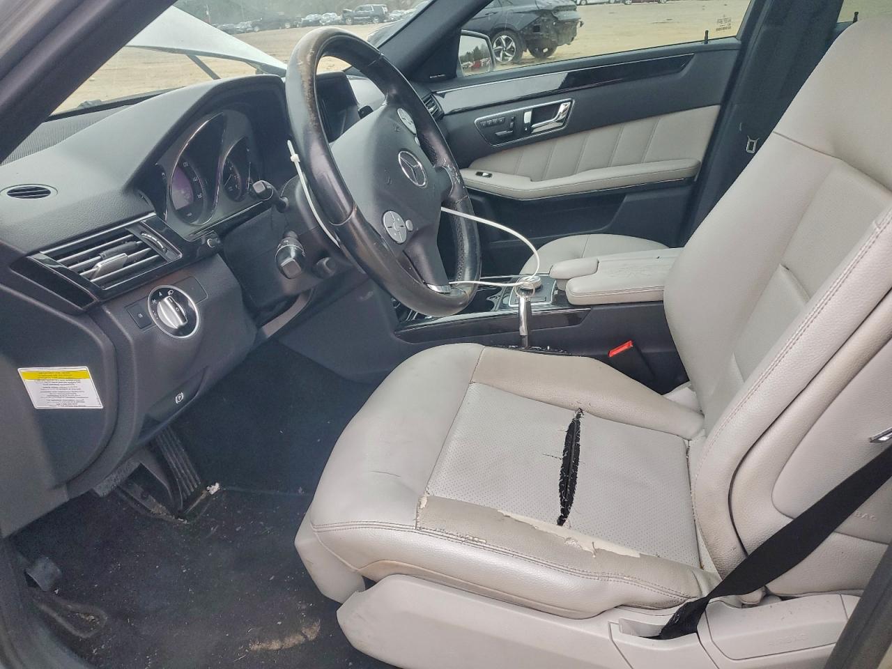 Mercedes-Benz E-Class 350 Image 10