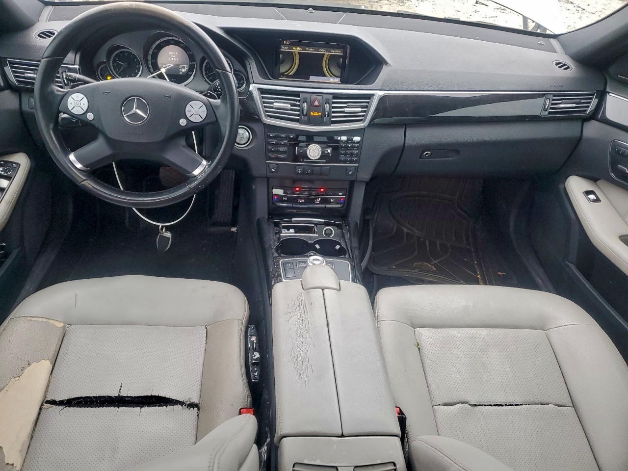 Mercedes-Benz E-Class 350 Image 12