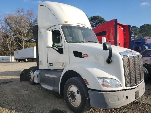  Salvage Peterbilt 579