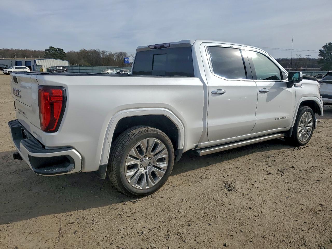 GMC Sierra K1500 Denali Image 8