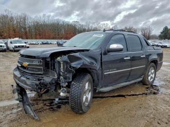  Salvage Chevrolet Avalanche