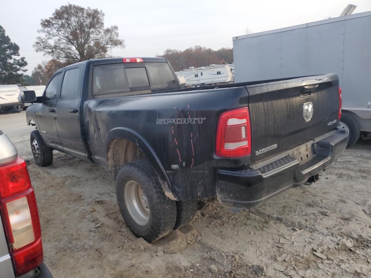 Ram 3500 Laramie Image 9