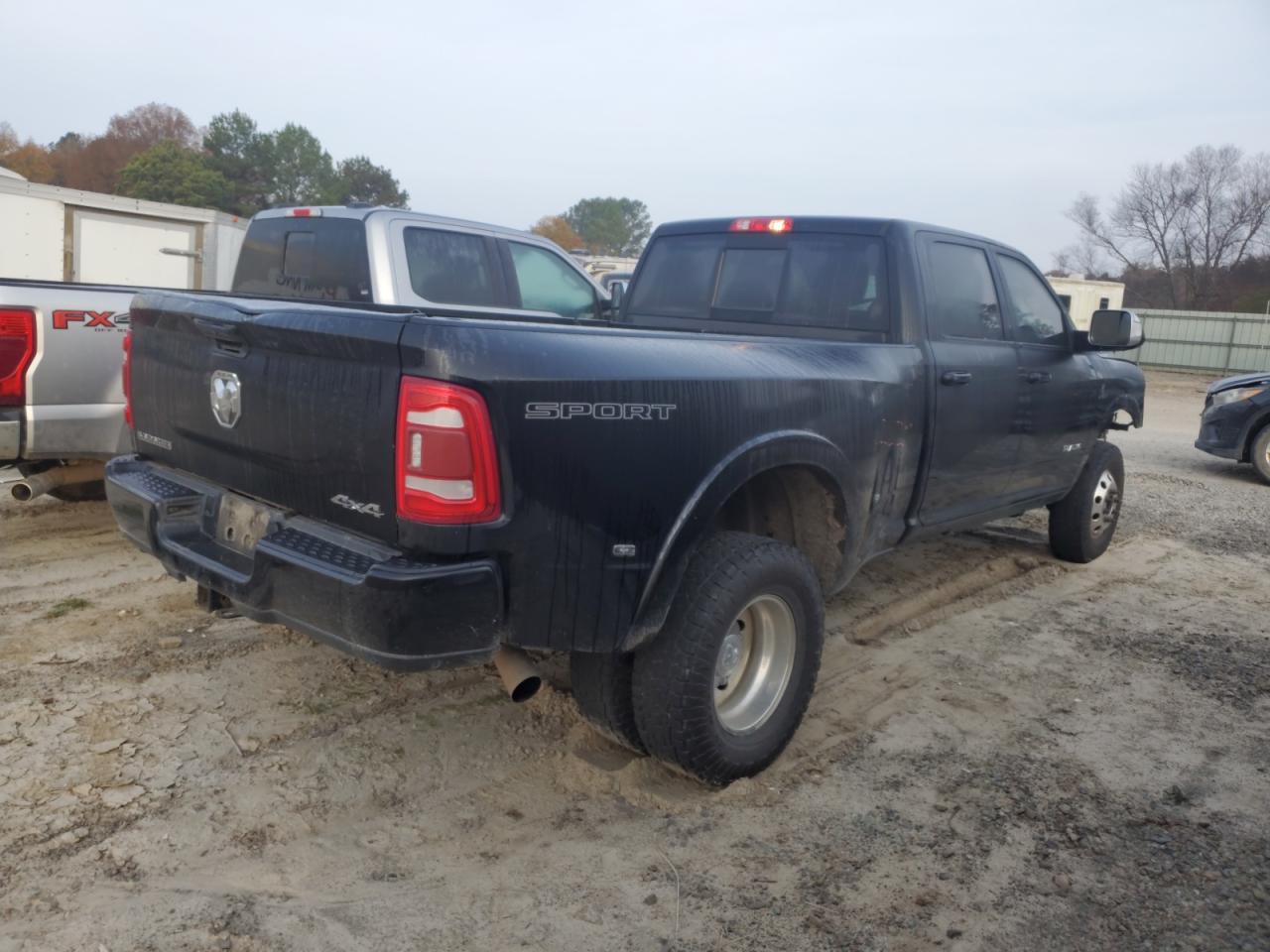 Ram 3500 Laramie Image 10