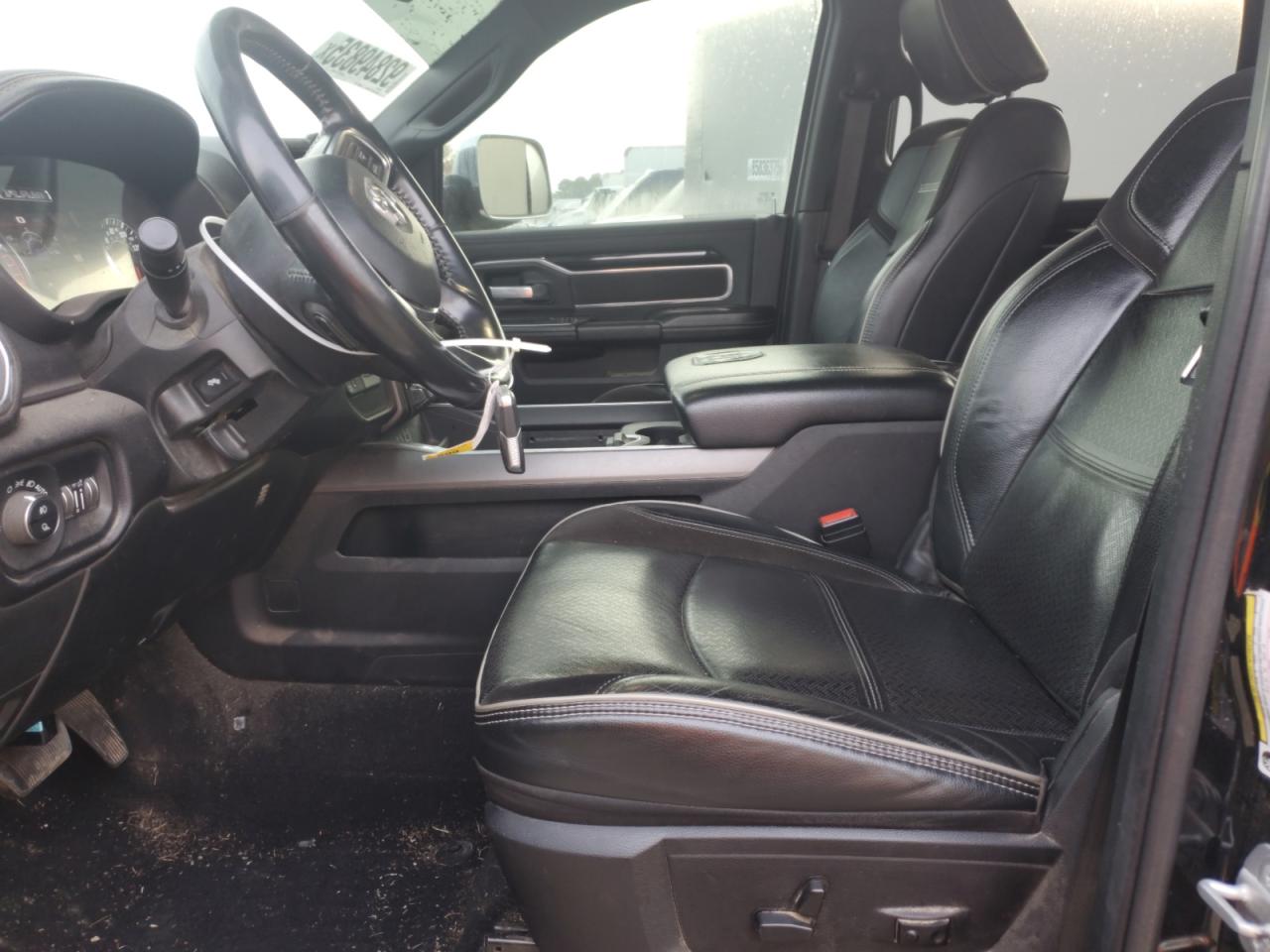 Ram 3500 Laramie Image 11