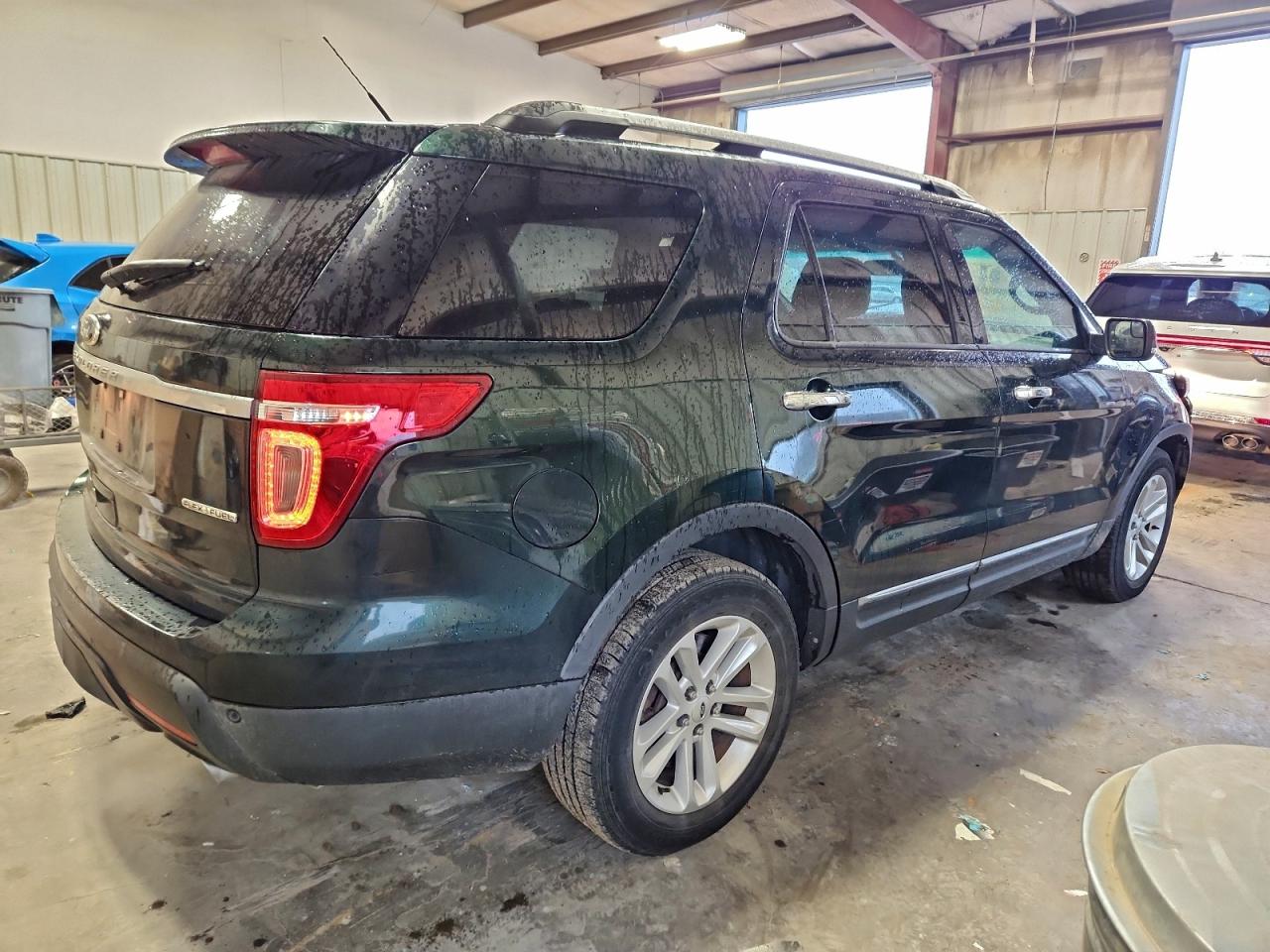 Ford Explorer Xlt Image 3