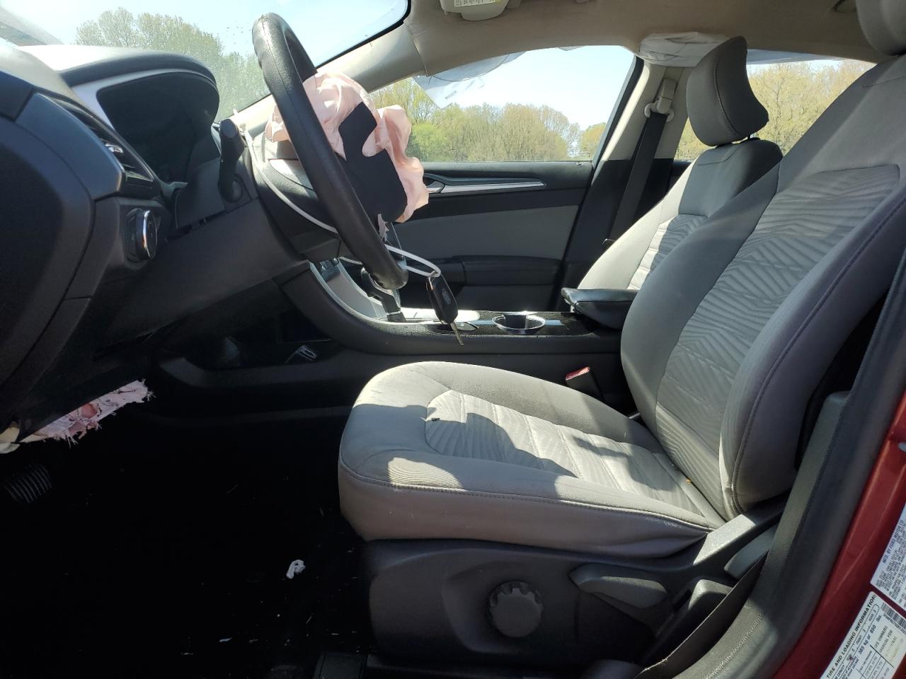 Ford Fusion S Image 5