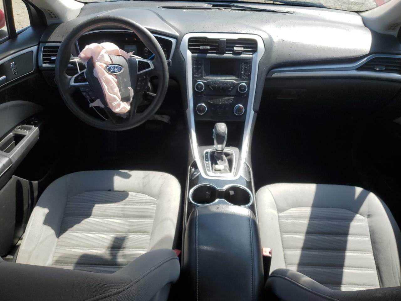 Ford Fusion S Image 3