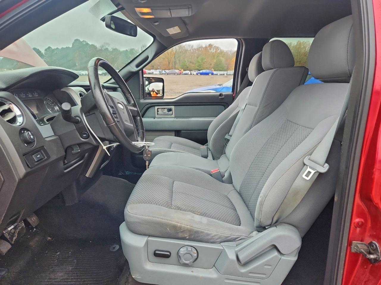 Ford F-150 Supercrew Image 8