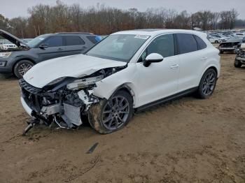  Salvage Porsche Cayenne
