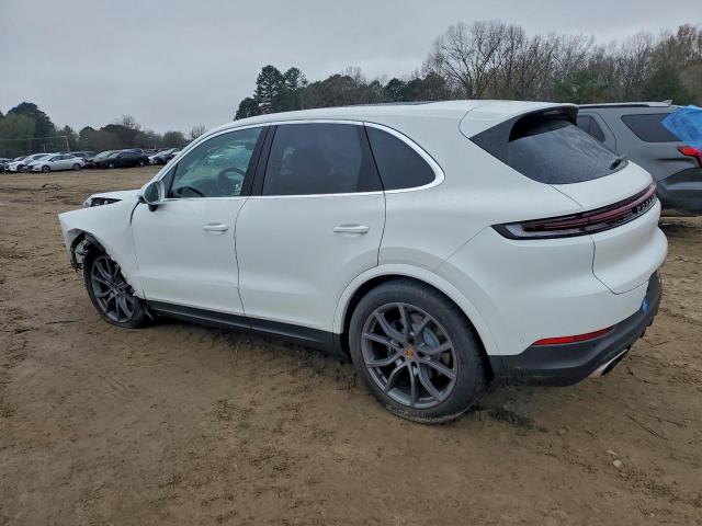 Porsche Cayenne Image 2