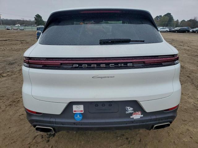 Porsche Cayenne Image 4