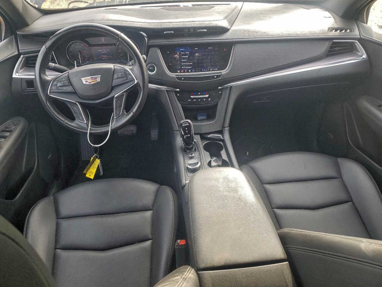 Cadillac XT5 Luxury Image 2