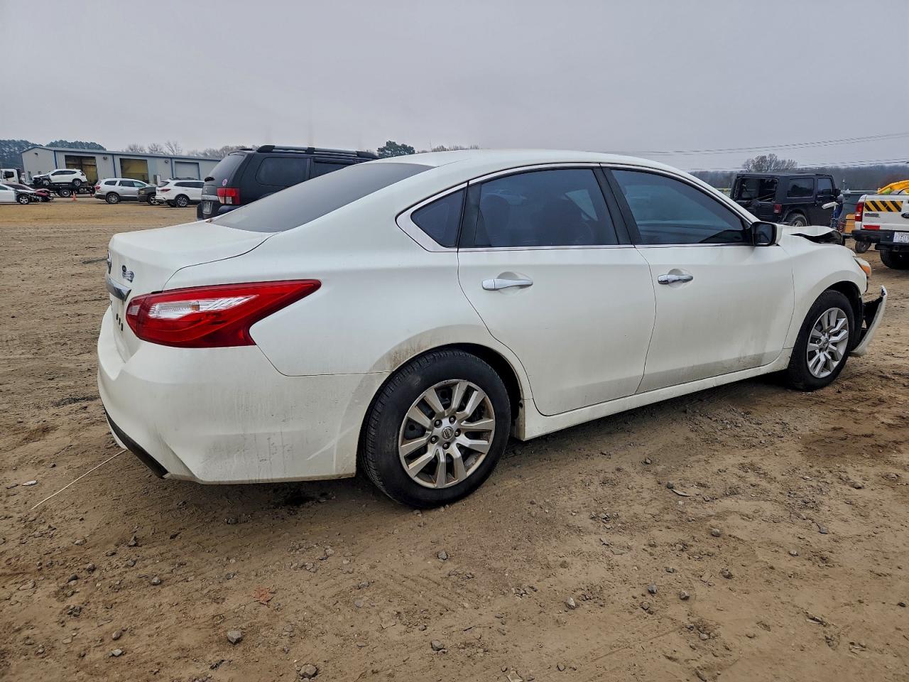 Nissan Altima 2.5 Image 3