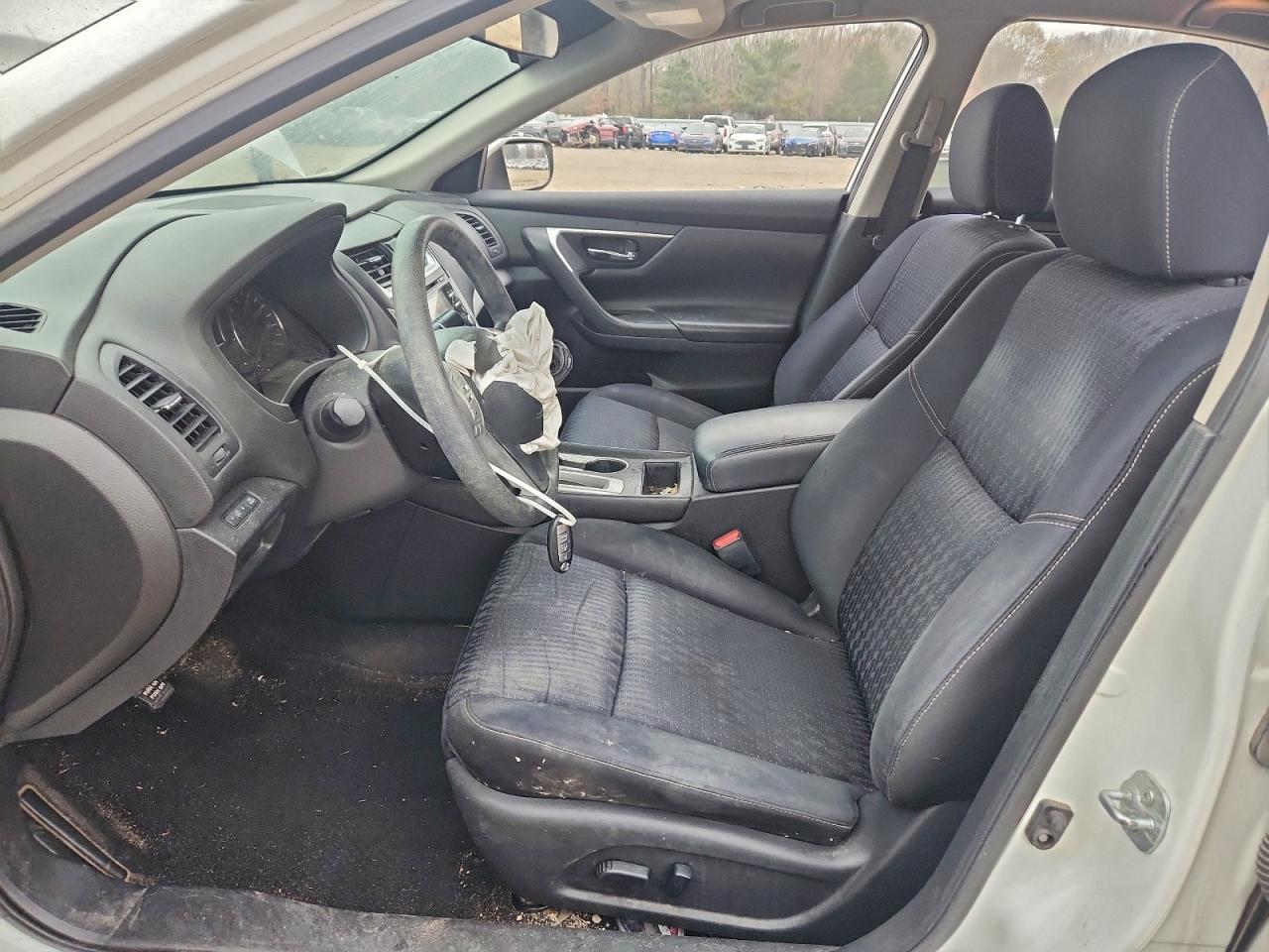 Nissan Altima 2.5 Image 6