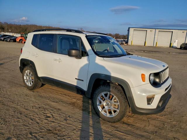 Jeep Renegade Latitude Image 9