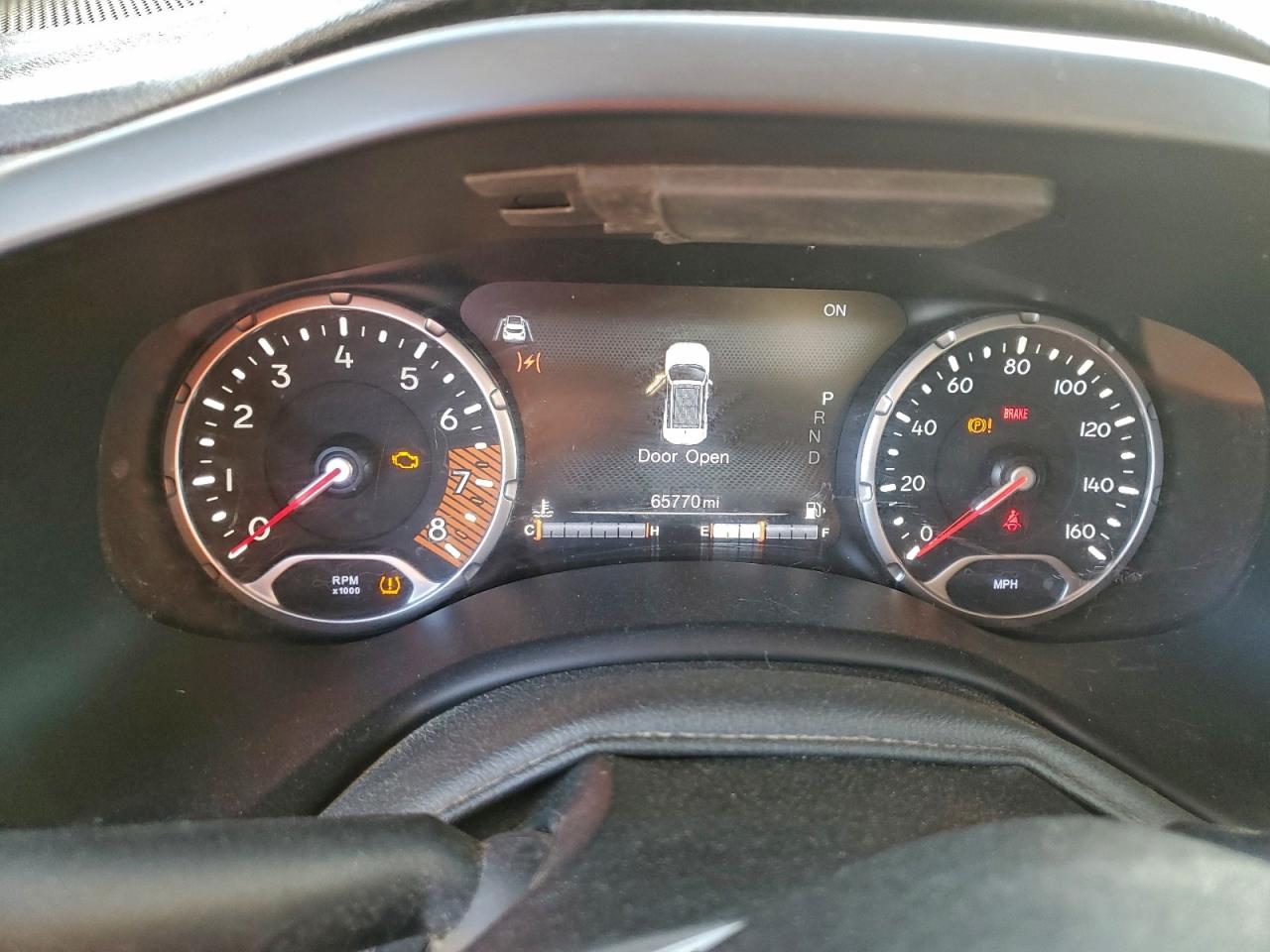 Jeep Renegade Latitude Image 6