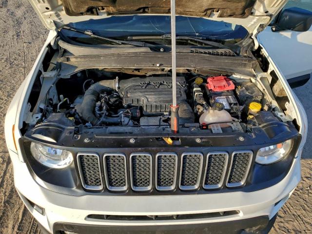 Jeep Renegade Latitude Image 2