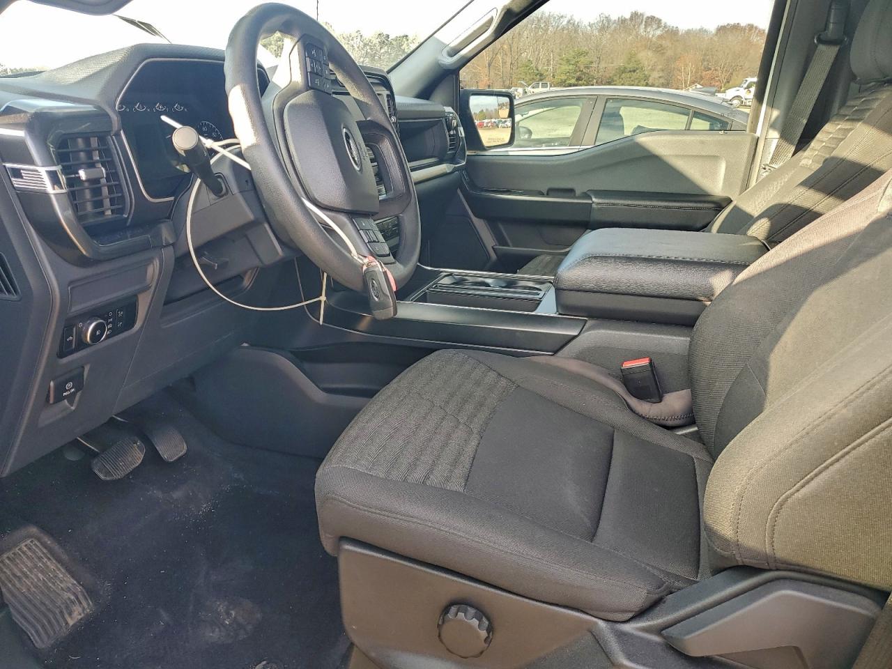 Ford F-150 Supercrew Image 2