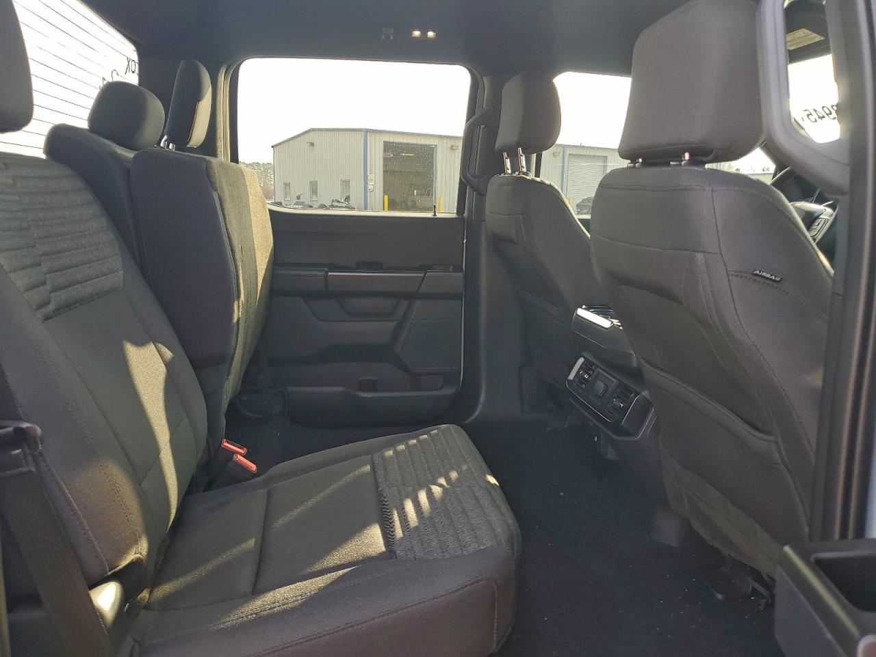 Ford F-150 Supercrew Image 10