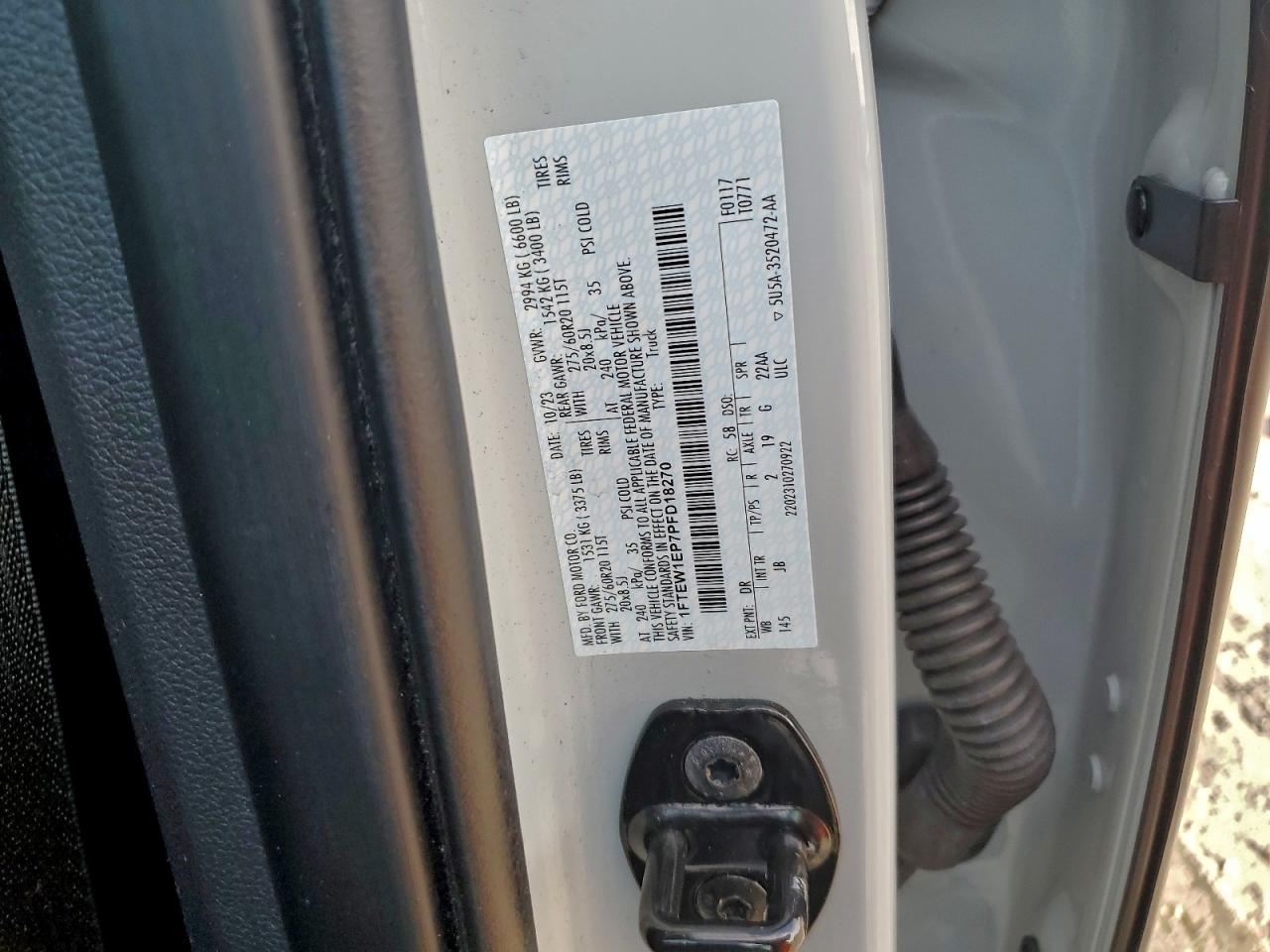 Ford F-150 Supercrew Image 11