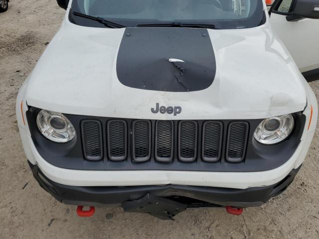 Jeep Renegade Trailhawk Image 12