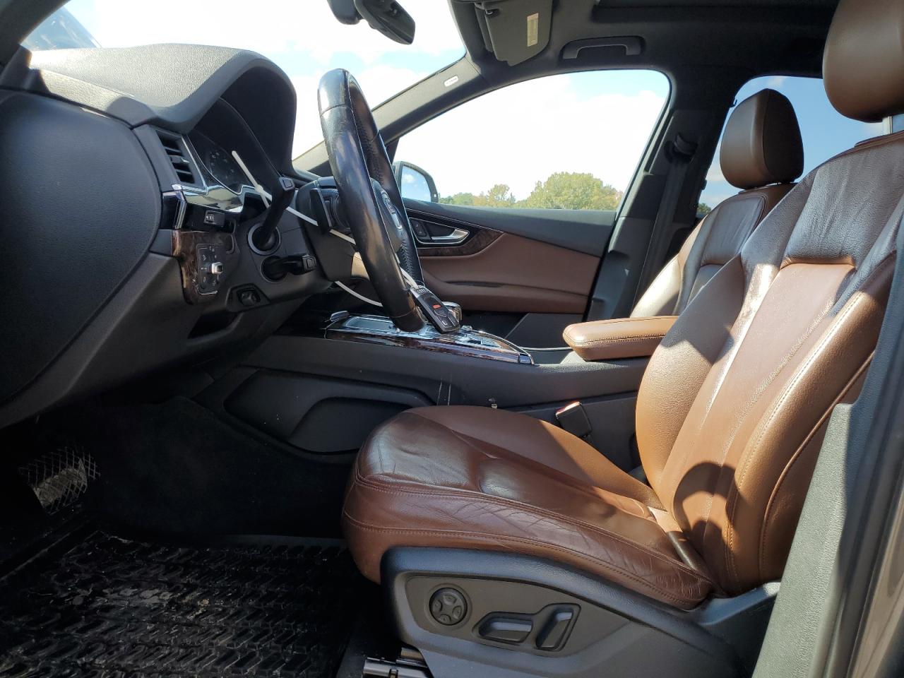 Audi Q7 Premium Plus Image 2