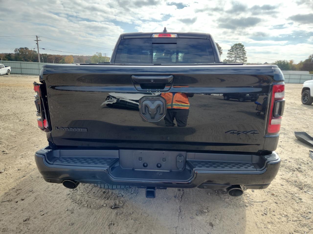 Ram 1500 Laramie Image 12