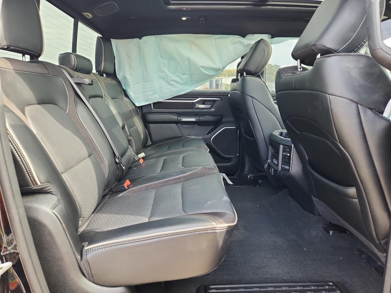 Ram 1500 Laramie Image 8