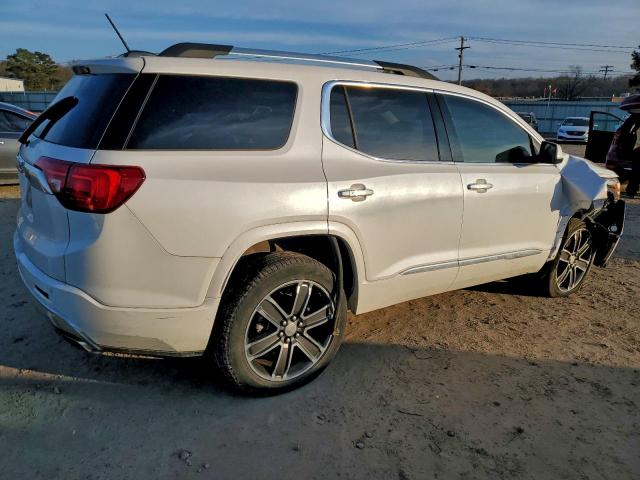 GMC Acadia Denali Image 8