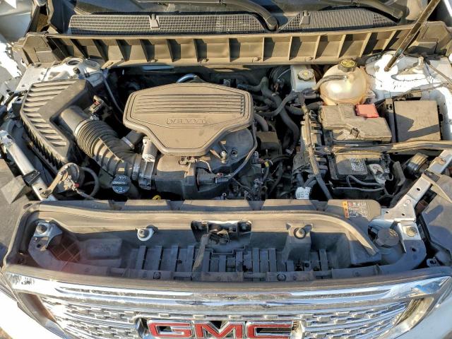 GMC Acadia Denali Image 11