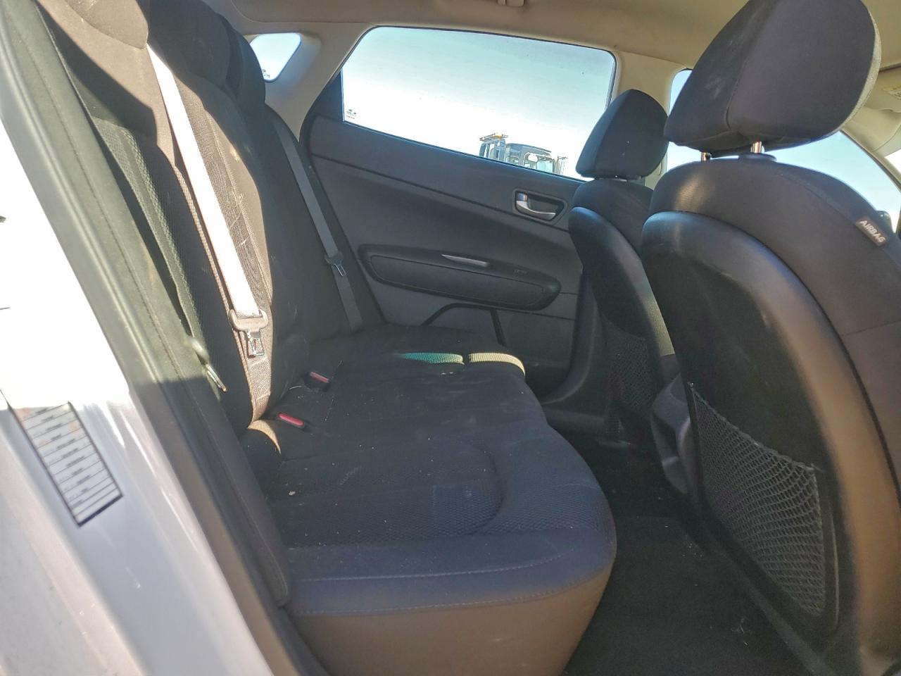 Kia Optima Lx Image 12