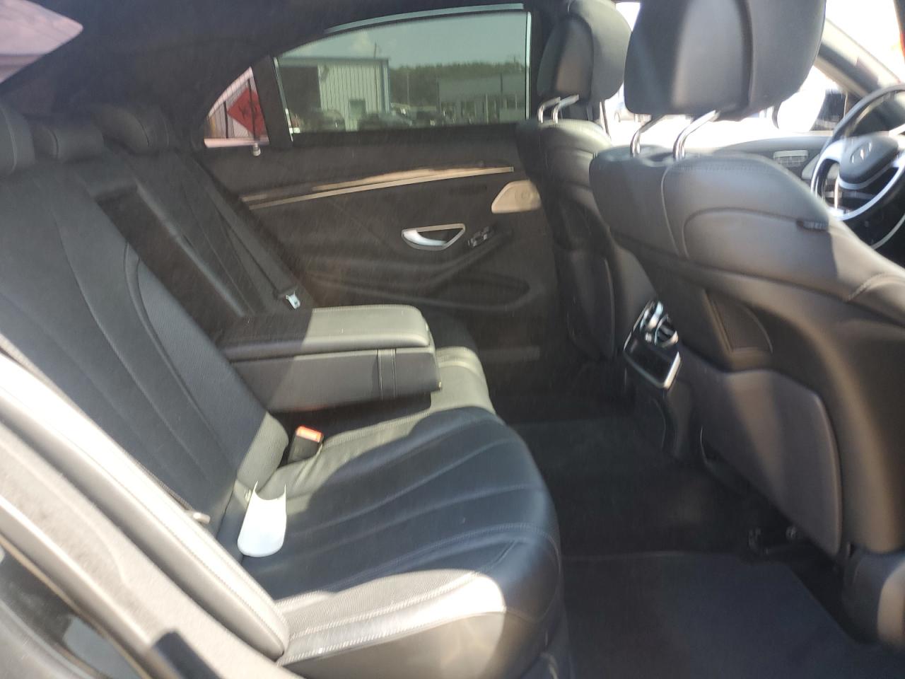 Mercedes-Benz S-Class 550e Image 4