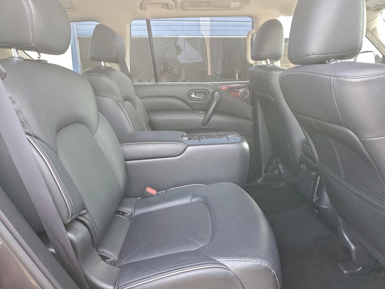 INFINITI Qx Luxe Image 4