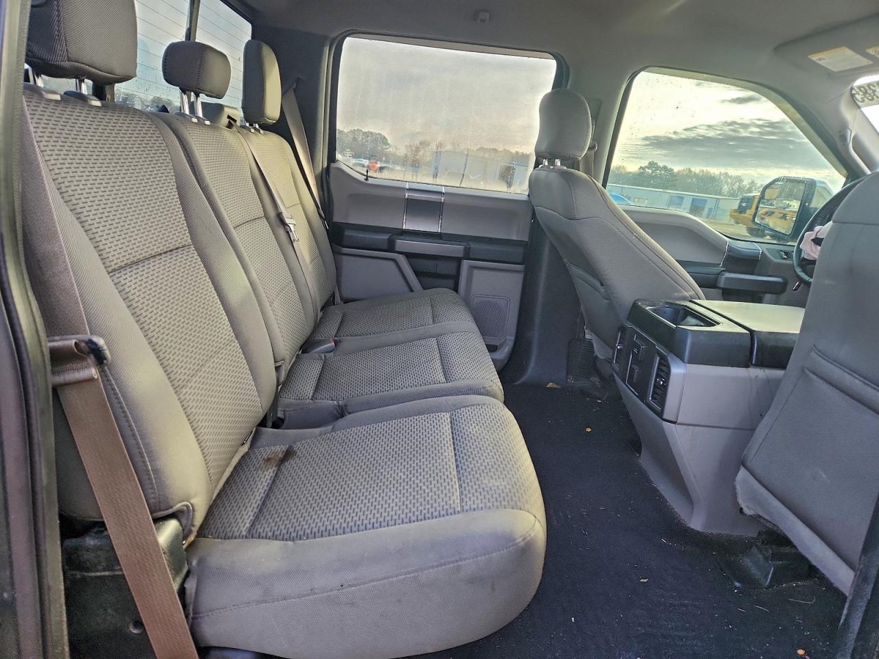 Ford F-150 Supercrew Image 12