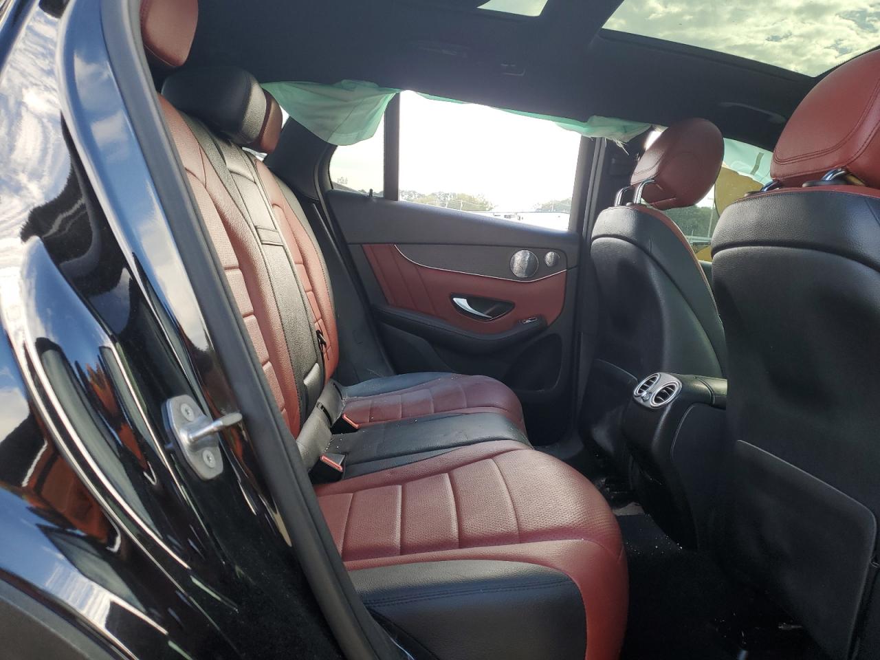 Mercedes-Benz GLC 300 4matic Image 2