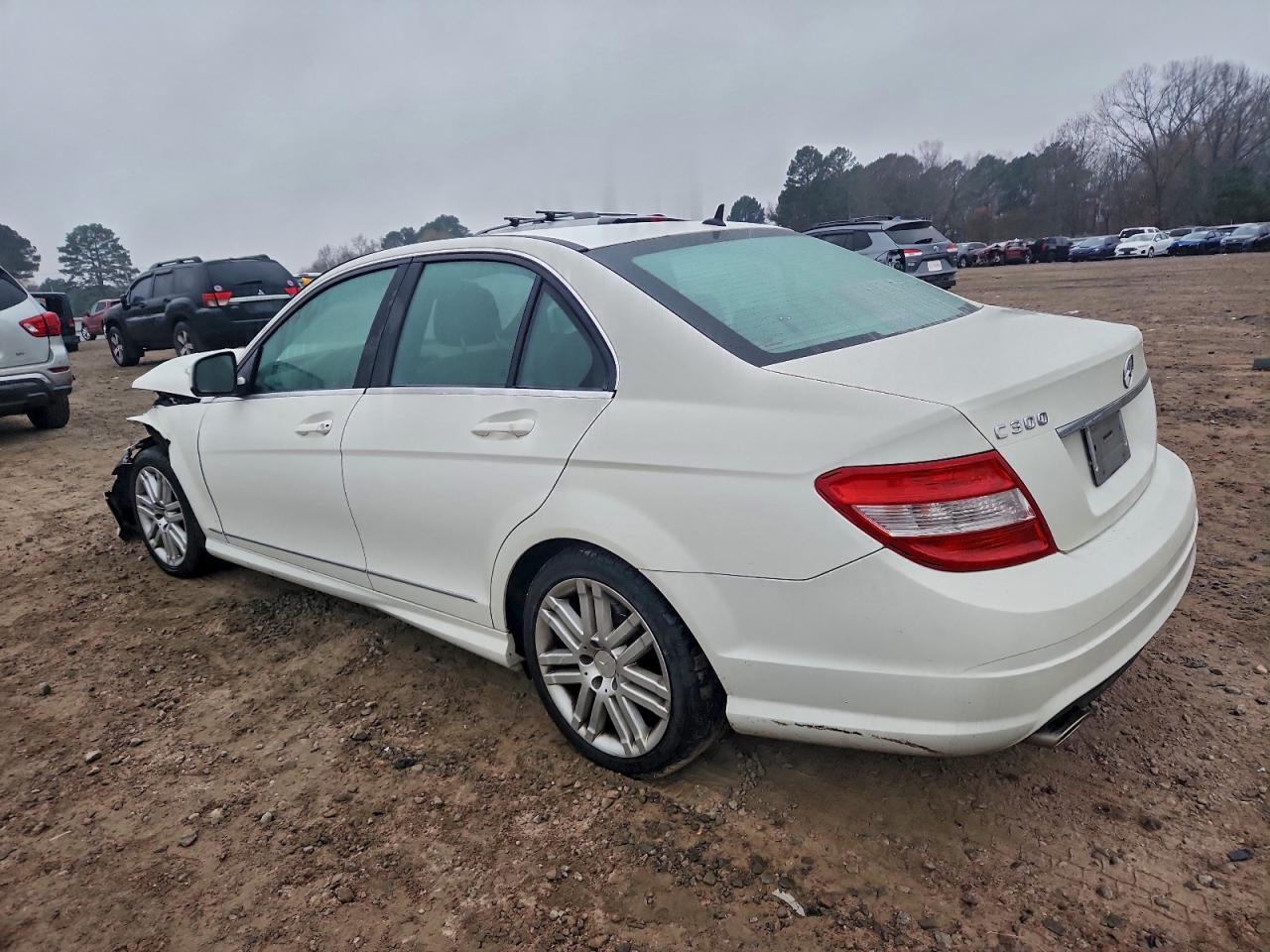 Mercedes-Benz C-Class 300 Image 12