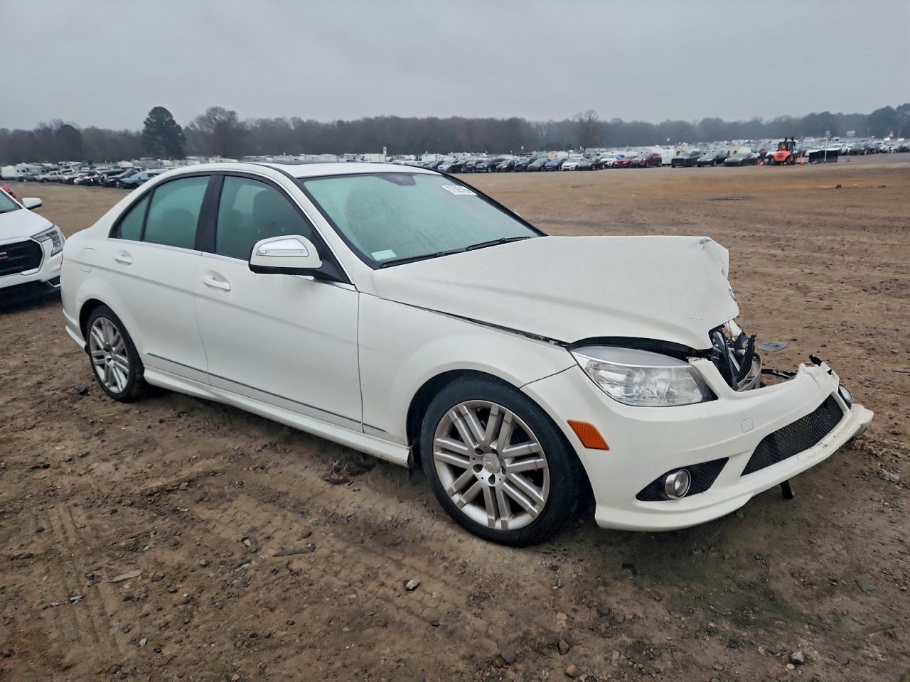 Mercedes-Benz C-Class 300 Image 2