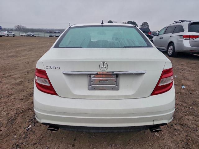 Mercedes-Benz C-Class 300 Image 4
