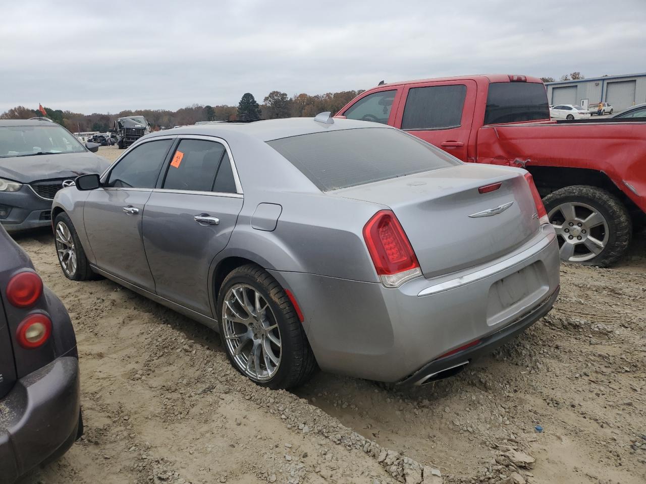 Chrysler 300 Image 2
