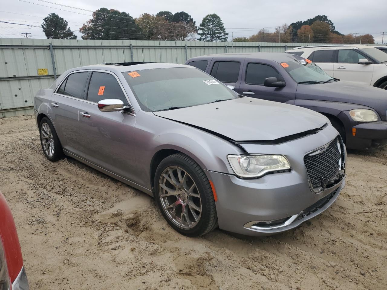 Chrysler 300 Image 11
